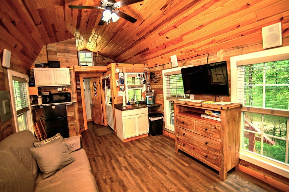 The Americana Cabin benefits from plenty of natural light.
