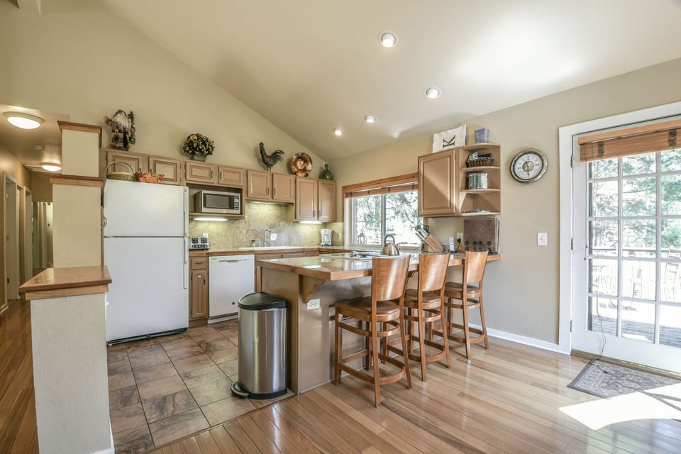 Kitchen with breakfast bar seating