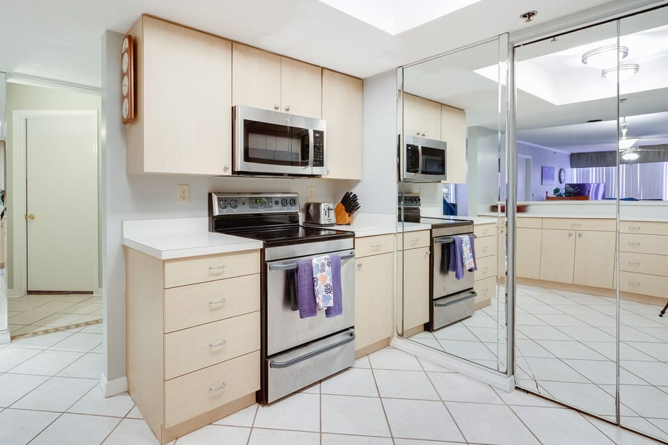 Electric stove and oven