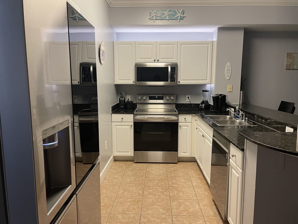 Fully stocked kitchen for all your cooking needs!