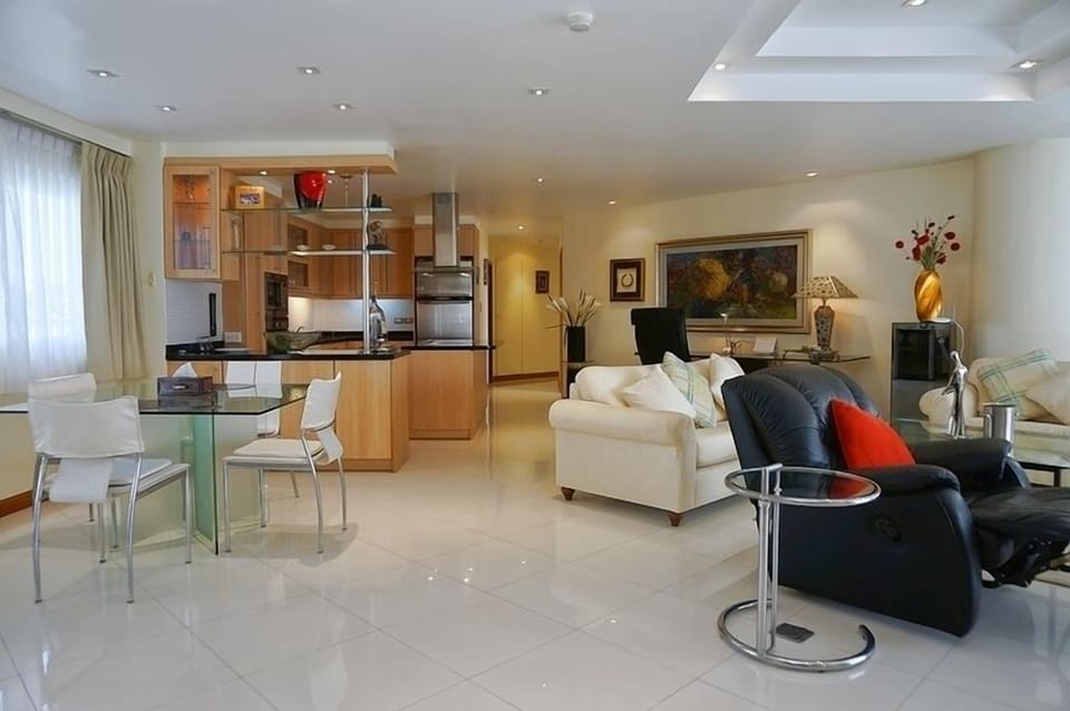 High Quality 3-Bed Apartment in Wongamat