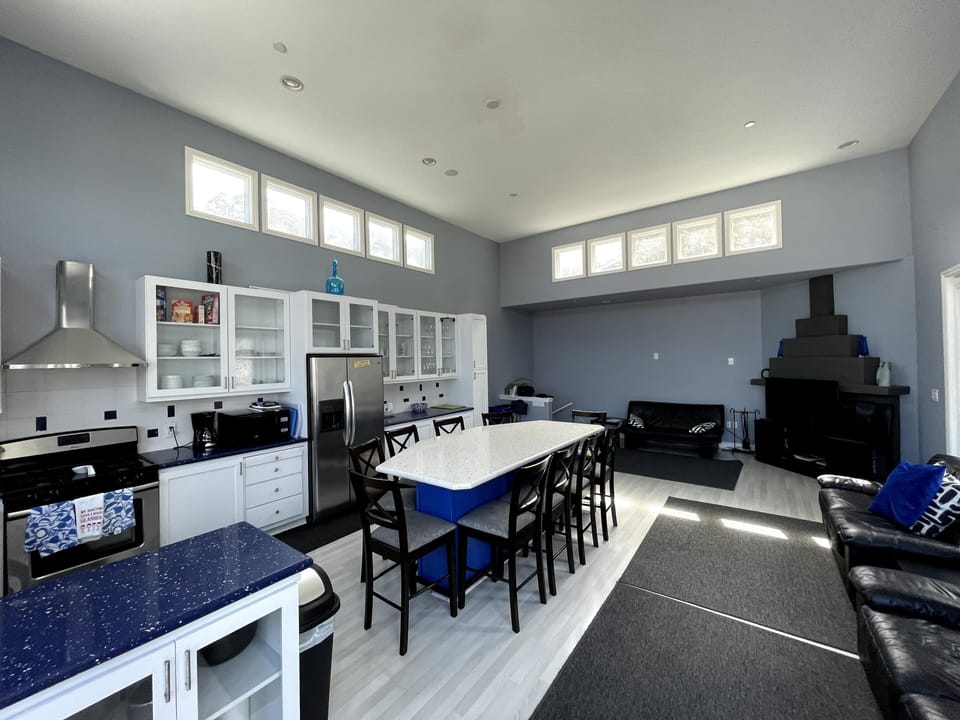 Comfortable seating for10 people 