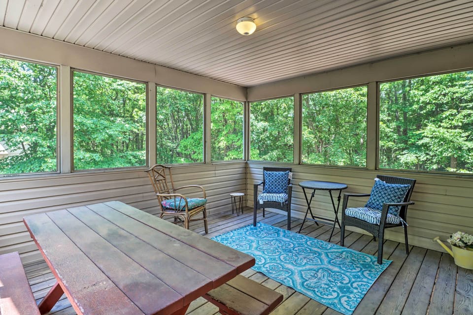 Screened-in Porch
