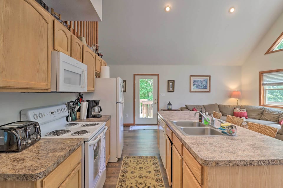 Kitchen | Fully Equipped w/ Cooking Basics | Dishware/Flatware