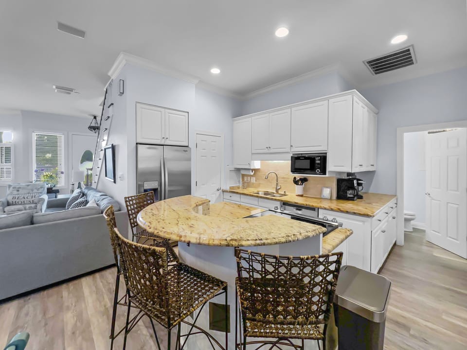 1st Floor | Kitchen Area