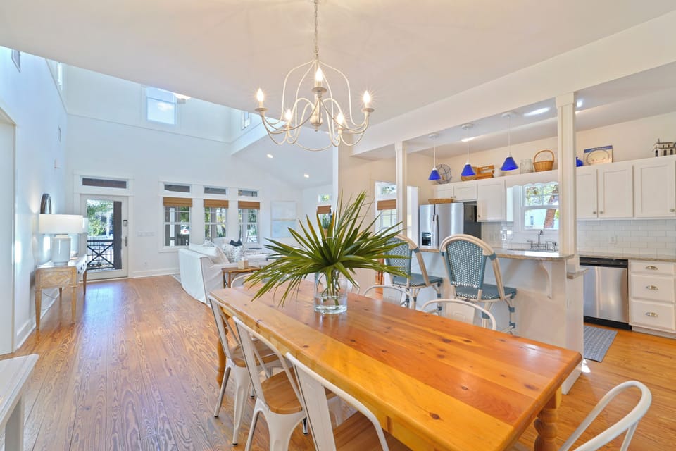 ALTERNATE VIEW OF DINING ROOM TO KITCHEN