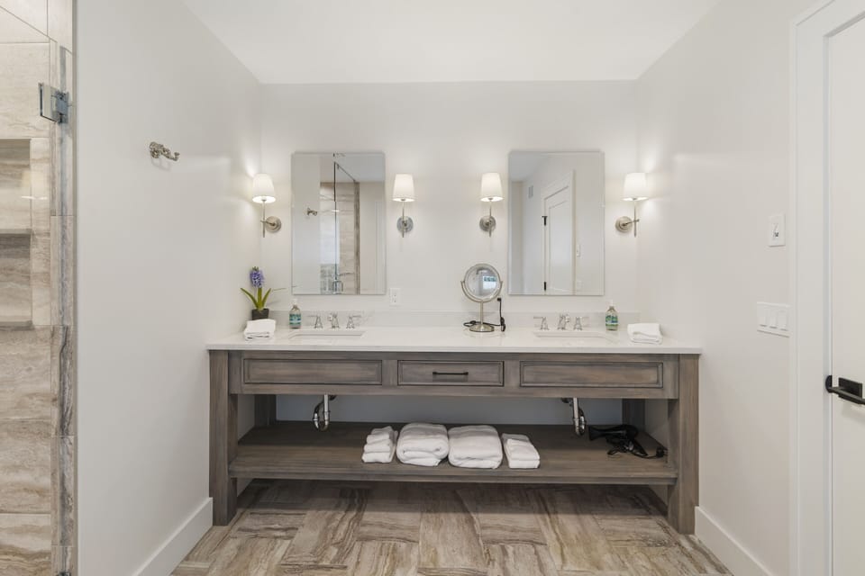 Main Bathroom