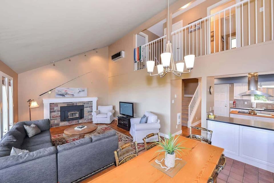 Living space with views of beach. 