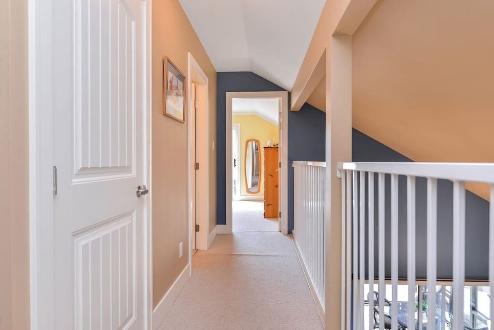 Upper floor terrace. 