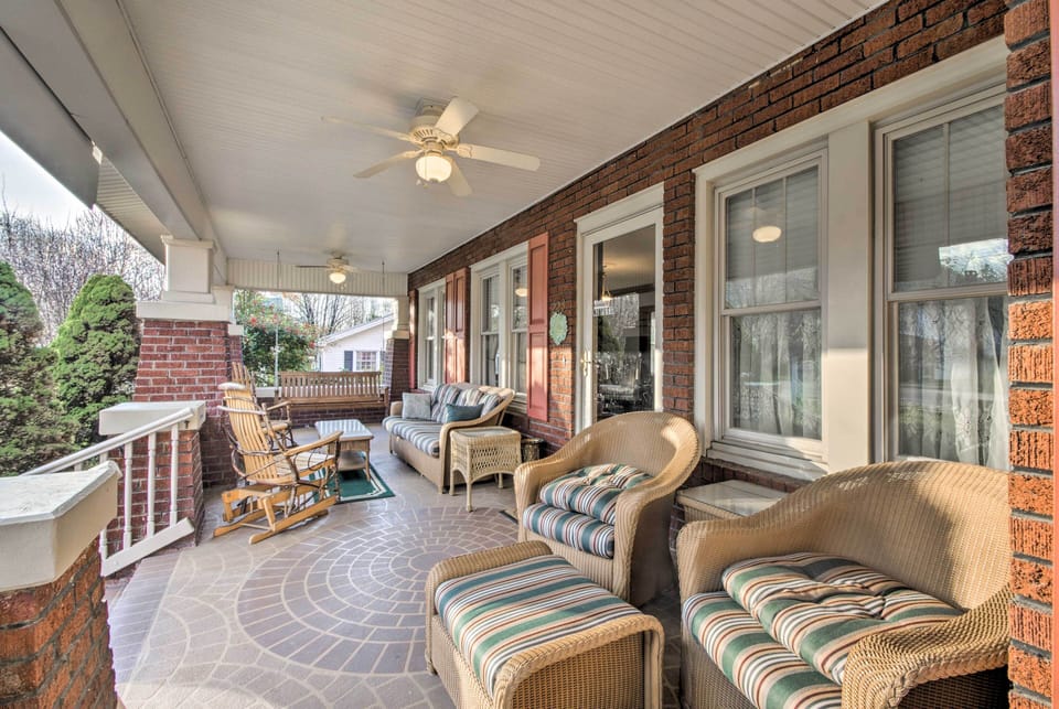 Covered Porch | Entry