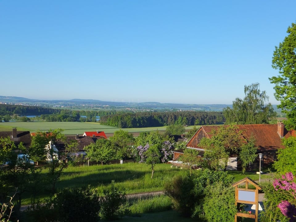 Gemütliche Ferienwohnung mit Panoramablick und großem Garten Apartment in Bavaria