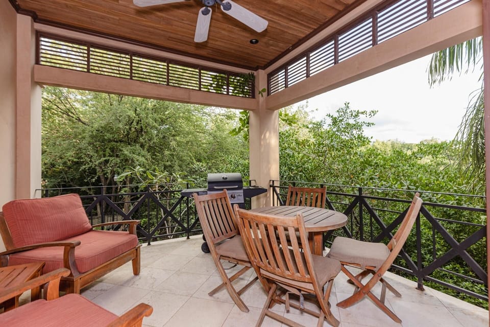 BBQ time in the perfect outdoor space!