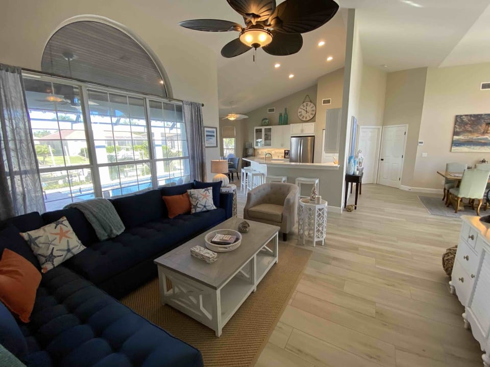 Living room - open view to kitchen