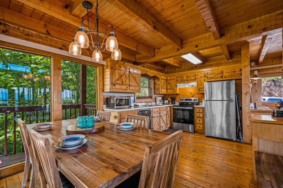 The dining table at Azure Heights Lodge is large enough for the whole family!
