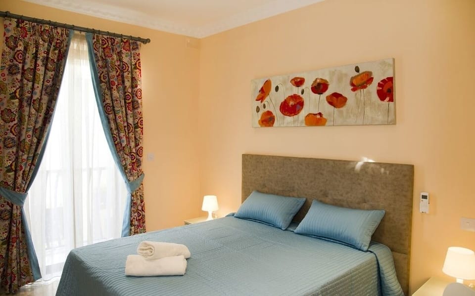 Duplex A - Main bedroom (1st floor level)