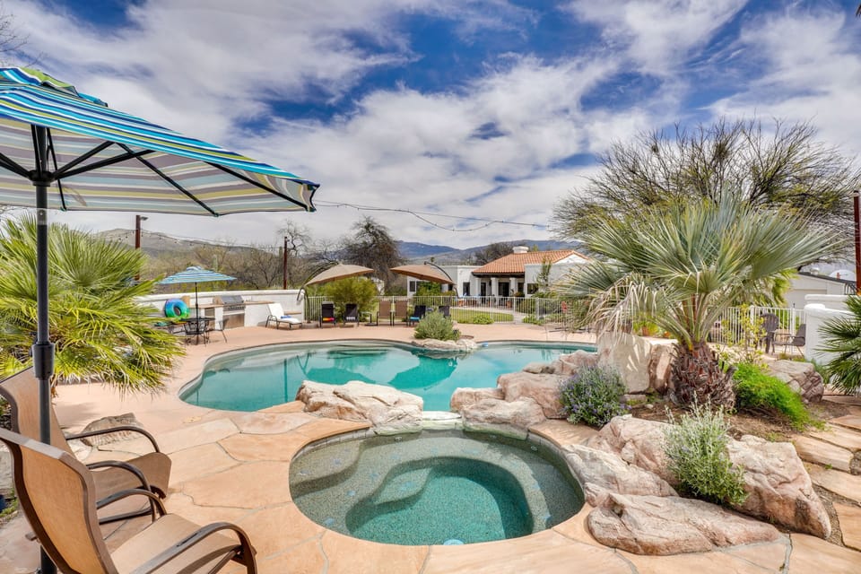 Tucson Vacation Rental | 4BR | 2.5BA | 3,400 Sq Ft | 1 Step to Enter
