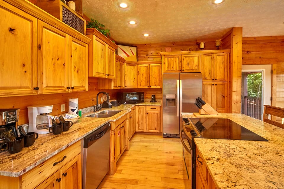 large full size kitchen