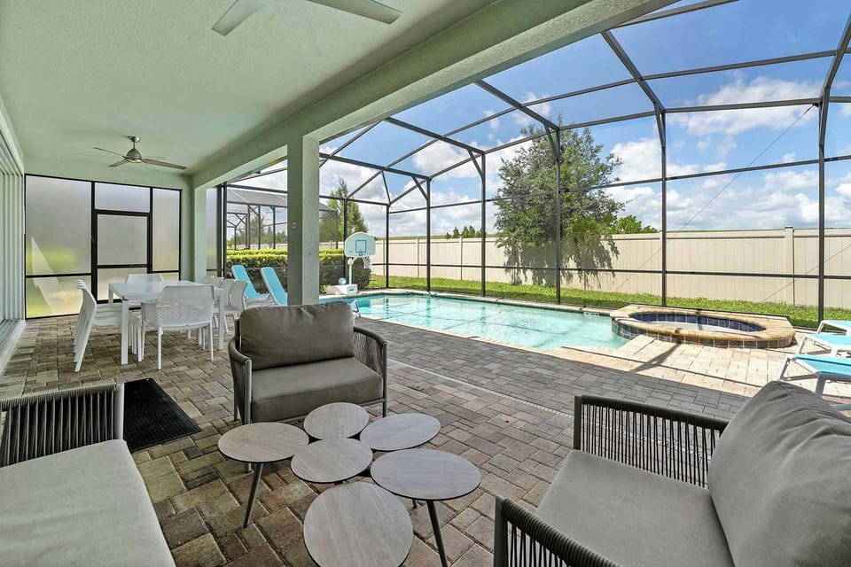 Private Pool & Patio