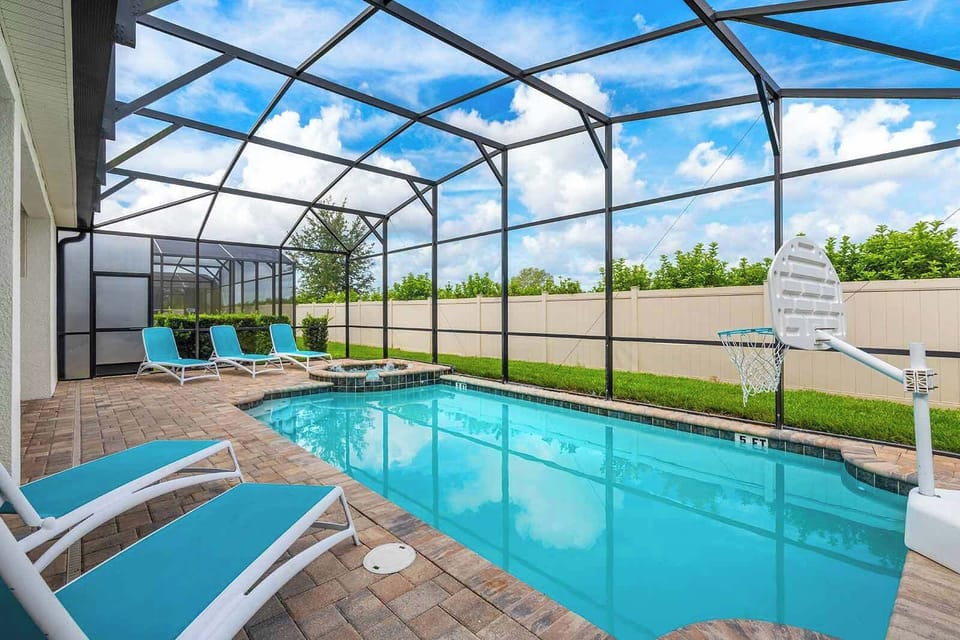 Private Pool & Patio