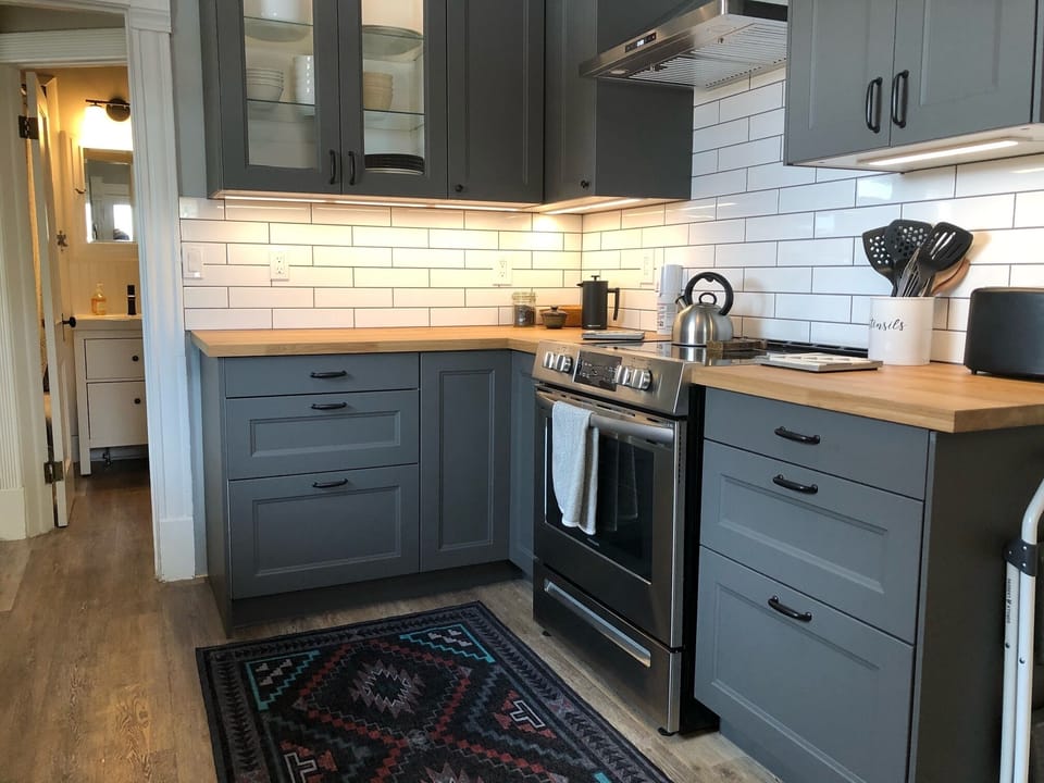 Gourmet kitchen with lots of amenities. 