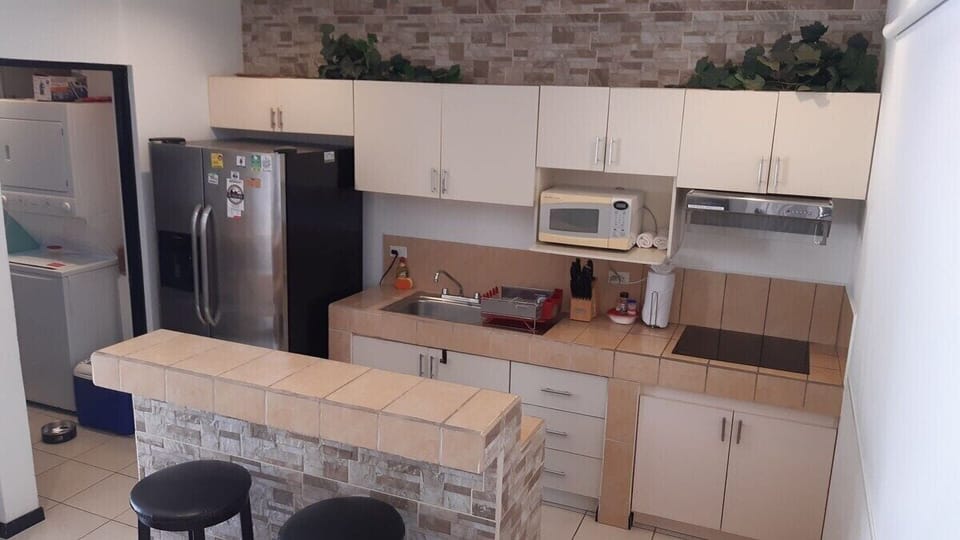 Kitchen with breakfast bar