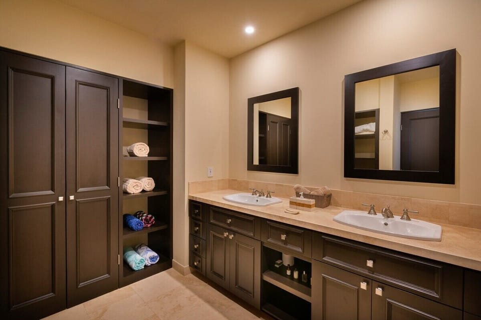 Master bathroom 