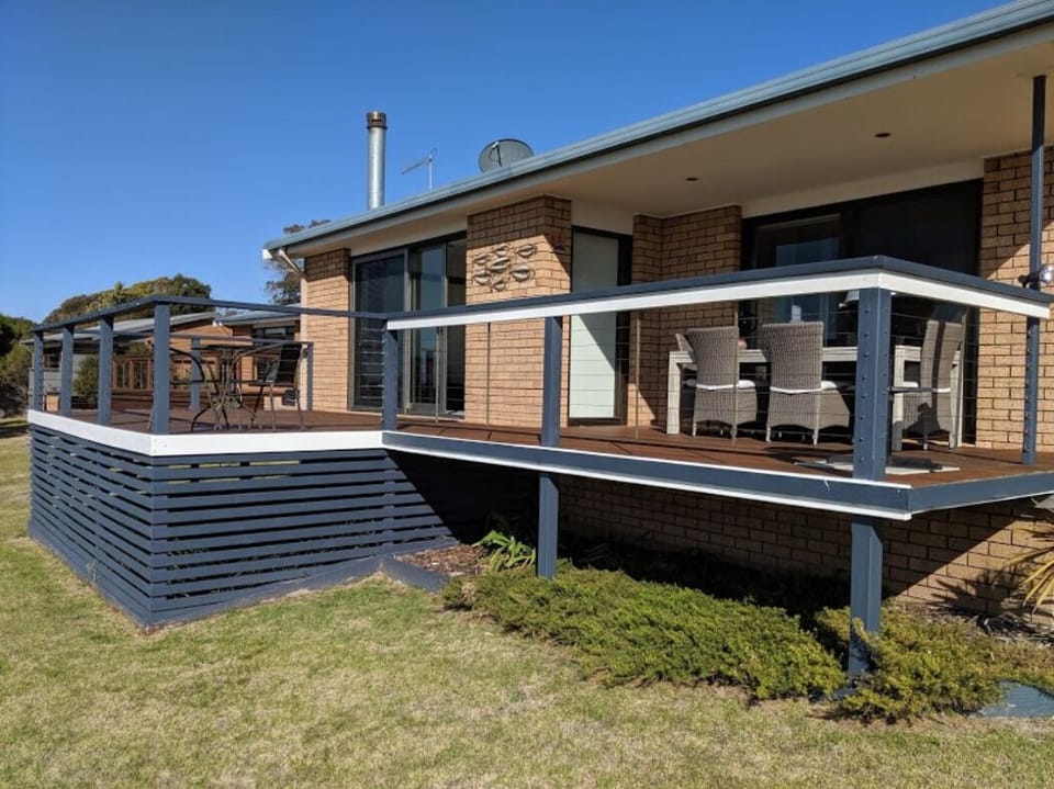 What watching deck or a place to enjoy some bubbles 