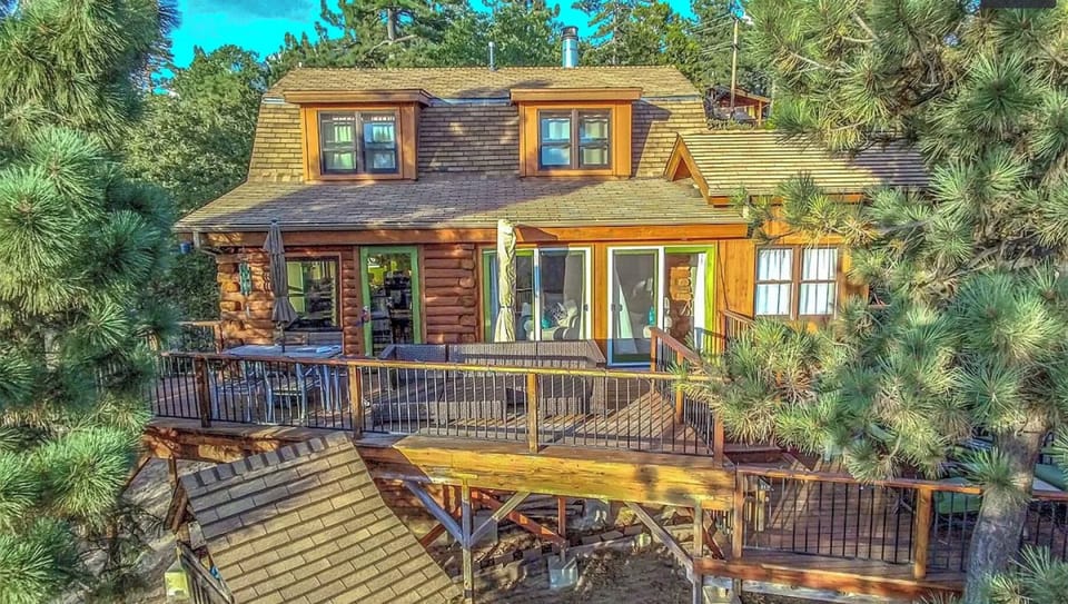 Back of house facing deck.
