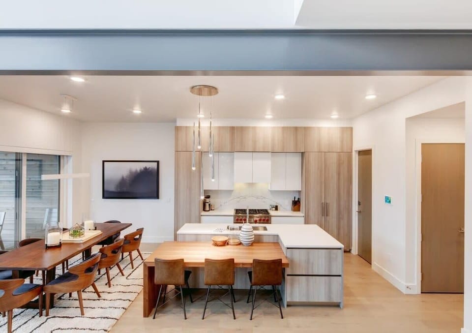 Main Level - Kitchen / Dining