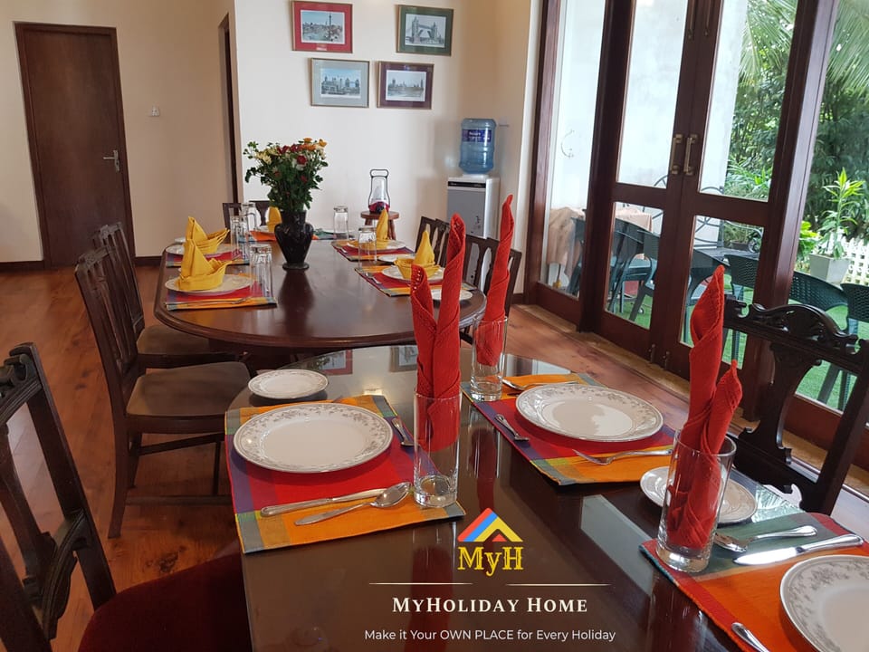 Dinning room table