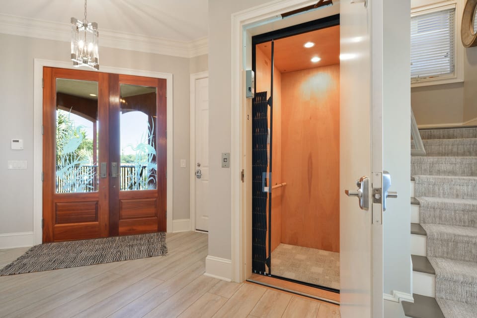 Entry way with elevator