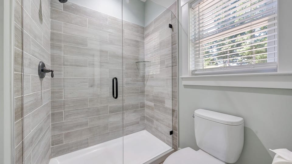 Master Bathroom (2)