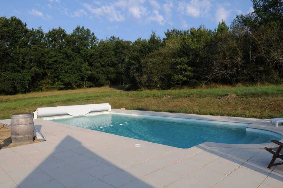 Pool 10x5 metre - depth 1.4m