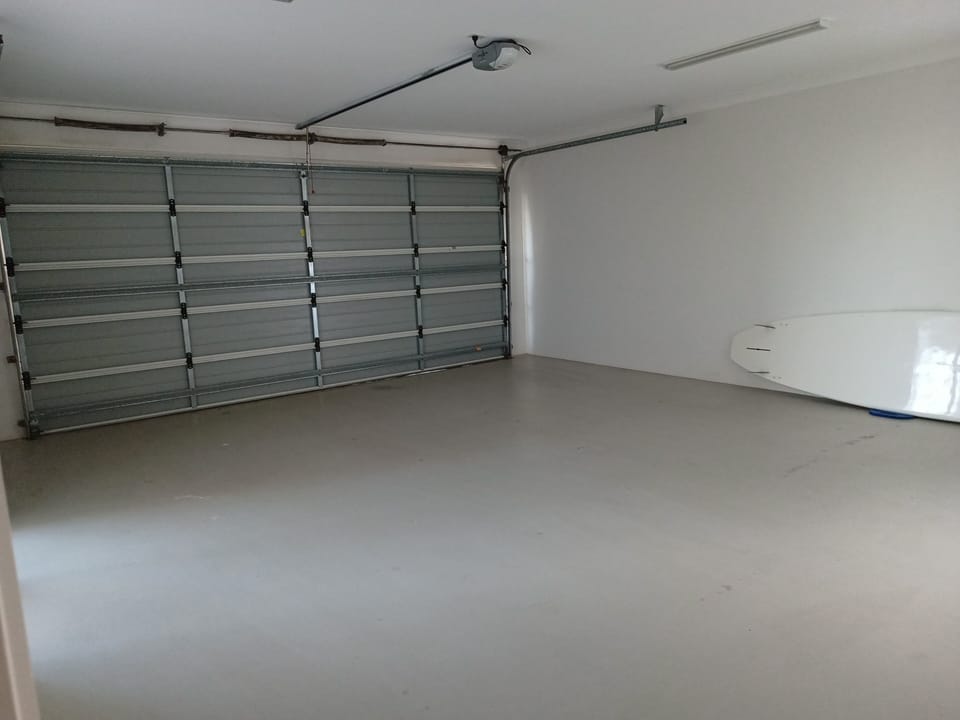 2 Car garage 
