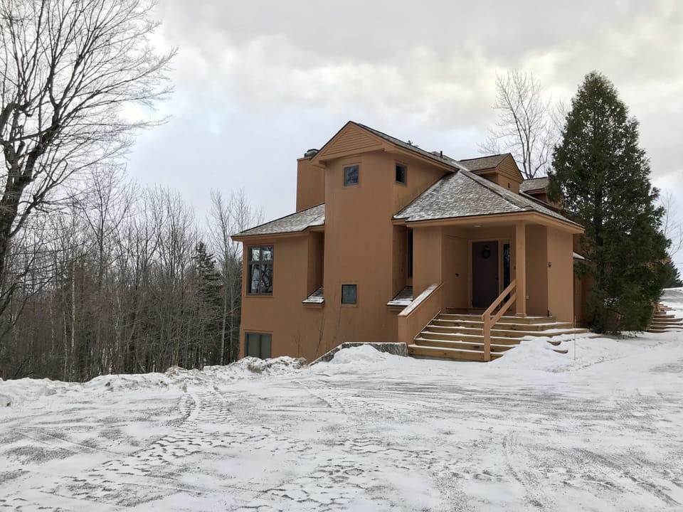 Our home in the snow, located at the end of the road, plenty of parking