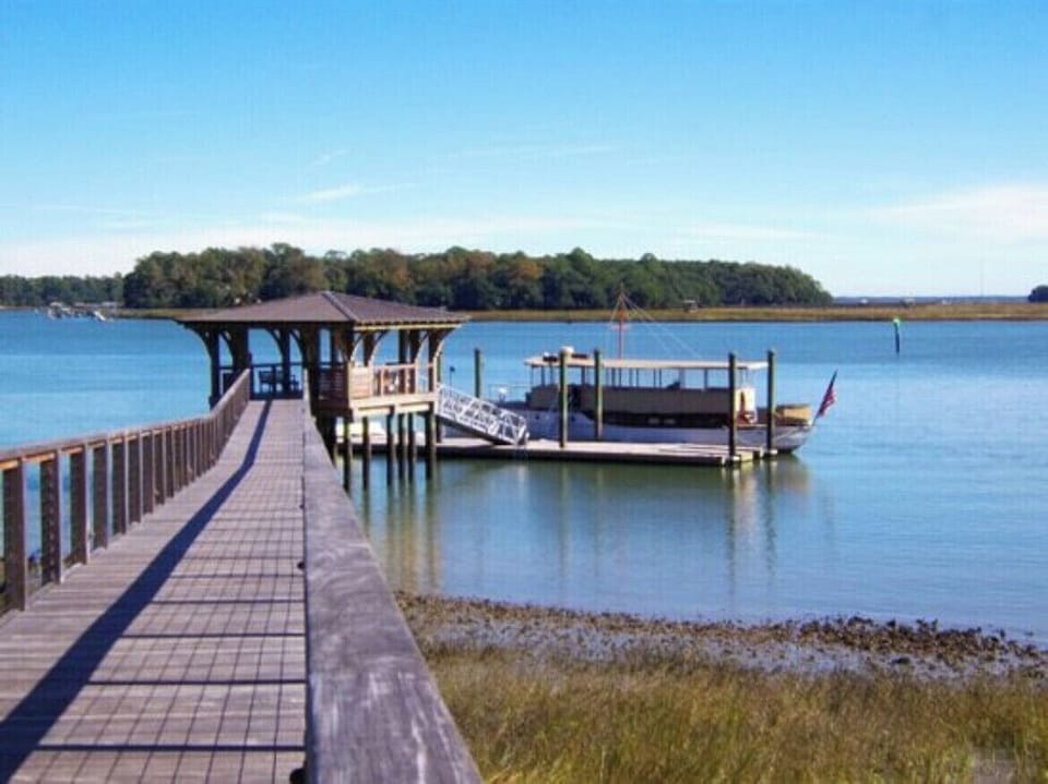 Town dock on Calhoun Street 