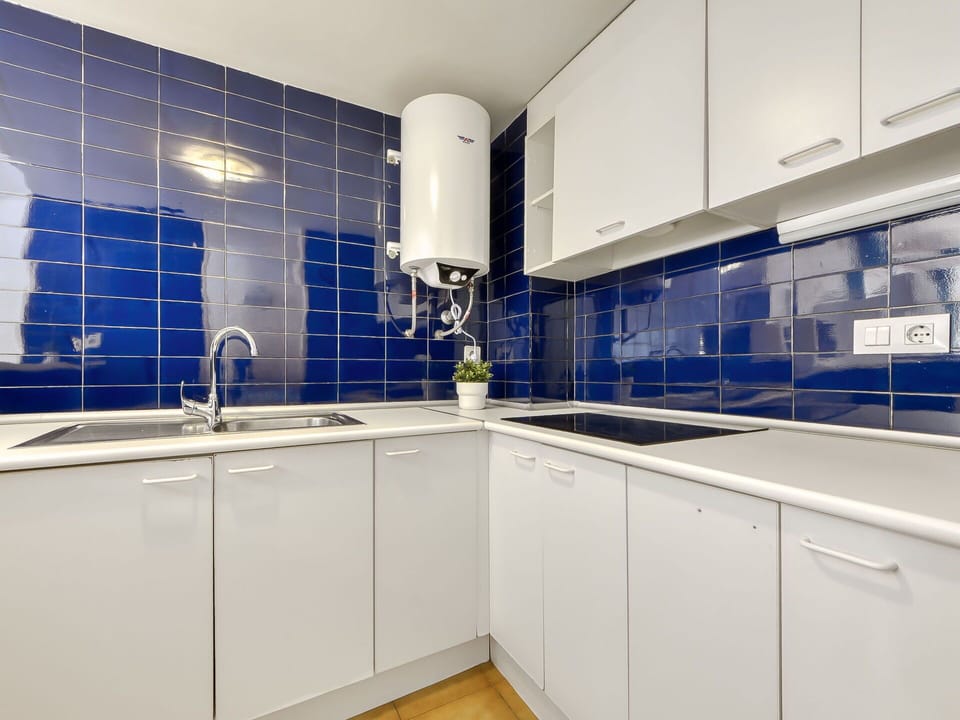 Cabinetry, Tap, Sink, Countertop, Building, Plumbing Fixture, Kitchen Sink, House, Flooring, Interior Design