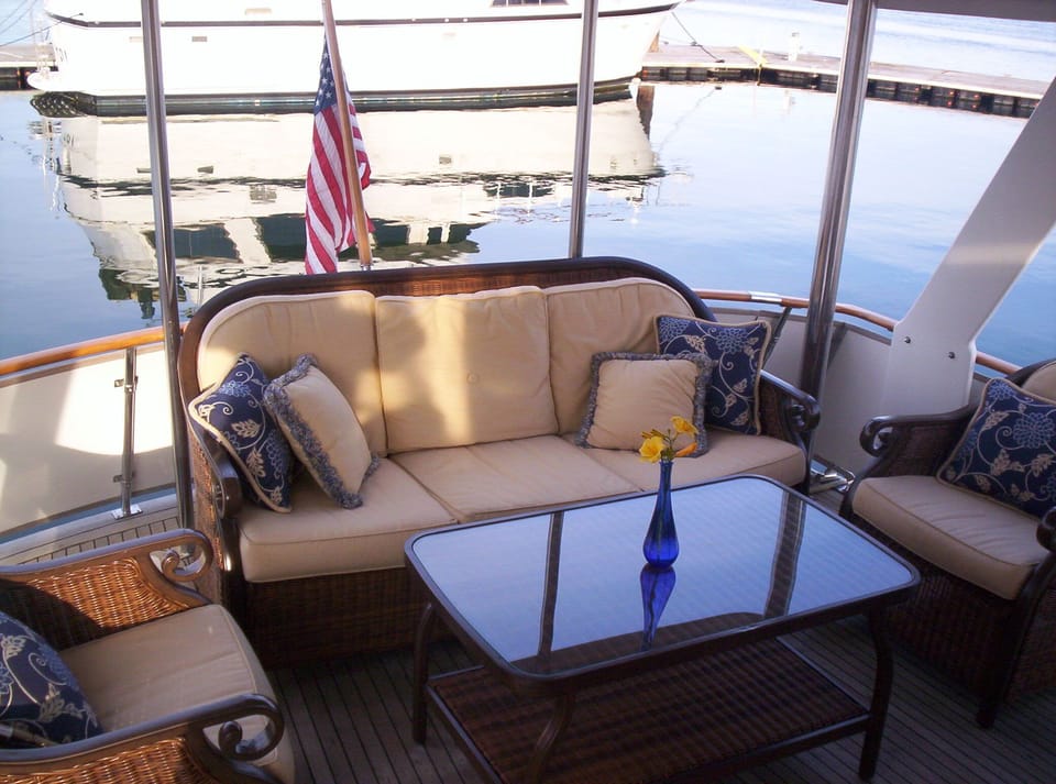 Green Turtle II Aft Deck