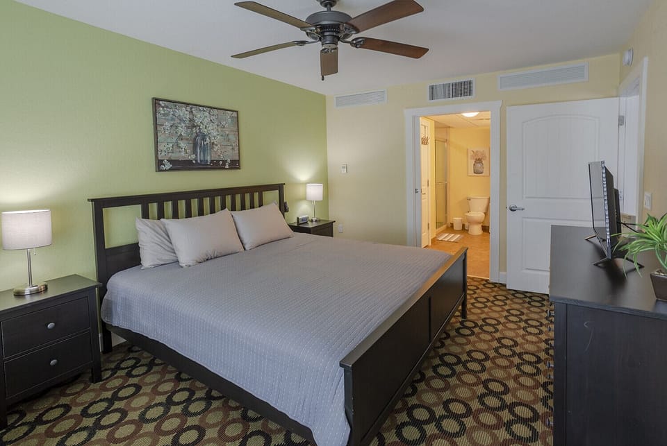 1 King Bed