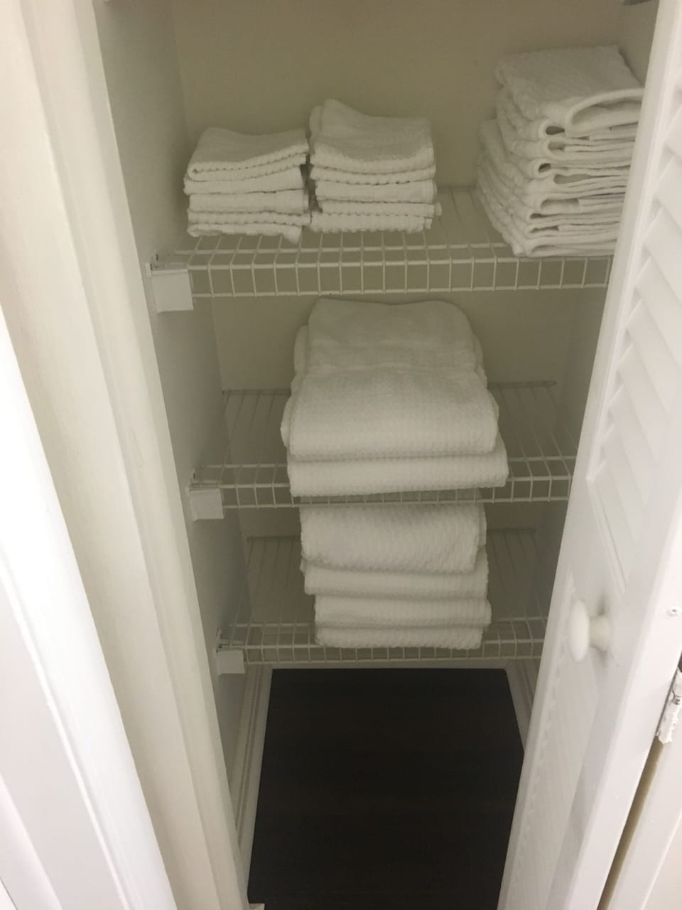 All White Bleach Towels and Sheets 
