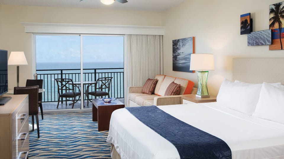 King bed and pull-out sofa - private balcony
