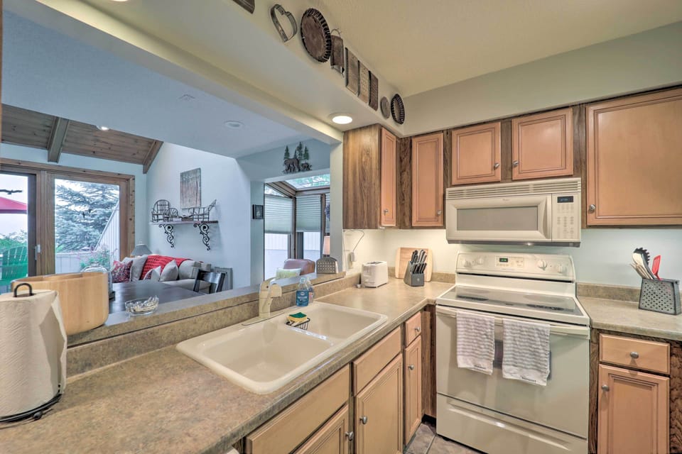 Kitchen | Fully Equipped
