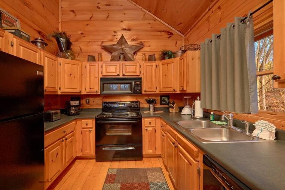 Full Kitchen w/All Needed Appliances, Glassware, Plates, Utensils & All Needs 