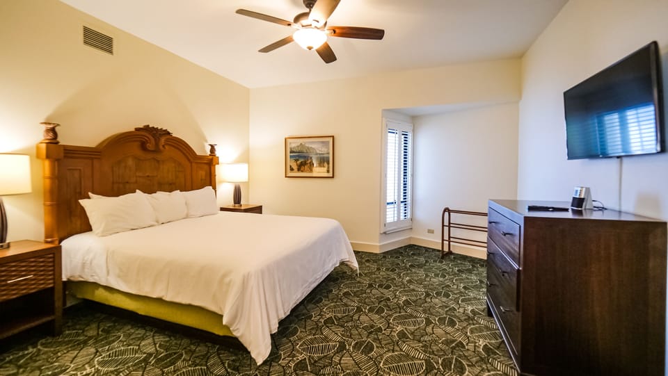 Queen sized bed in the 2nd Bedroom