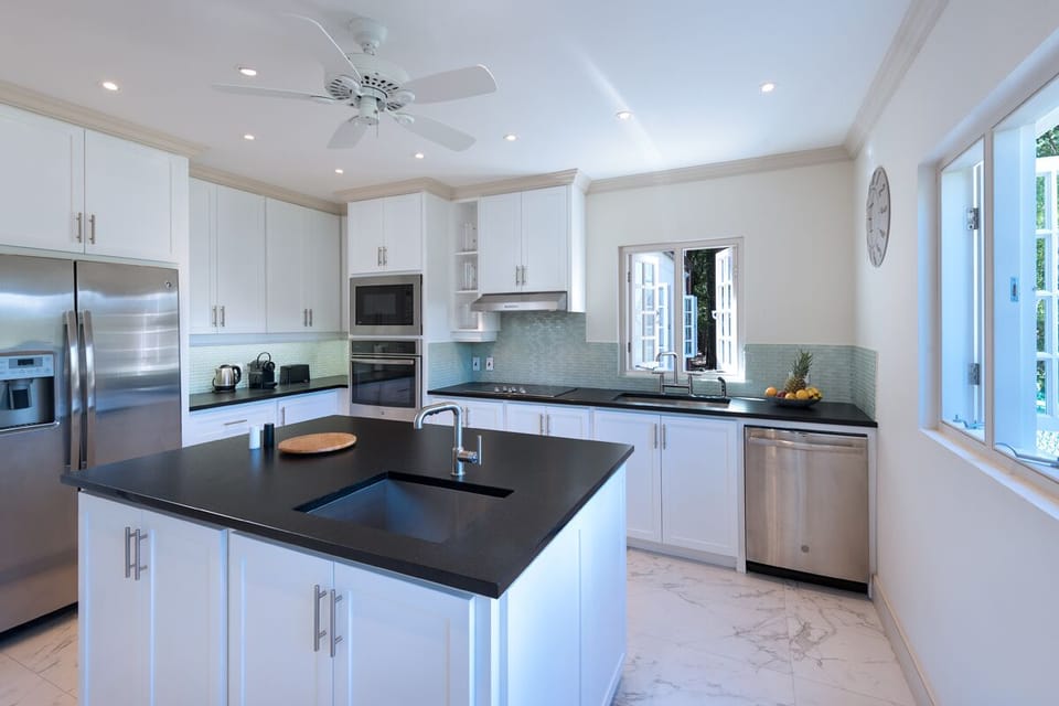 Porters Villa - Kitchen with Appliances
