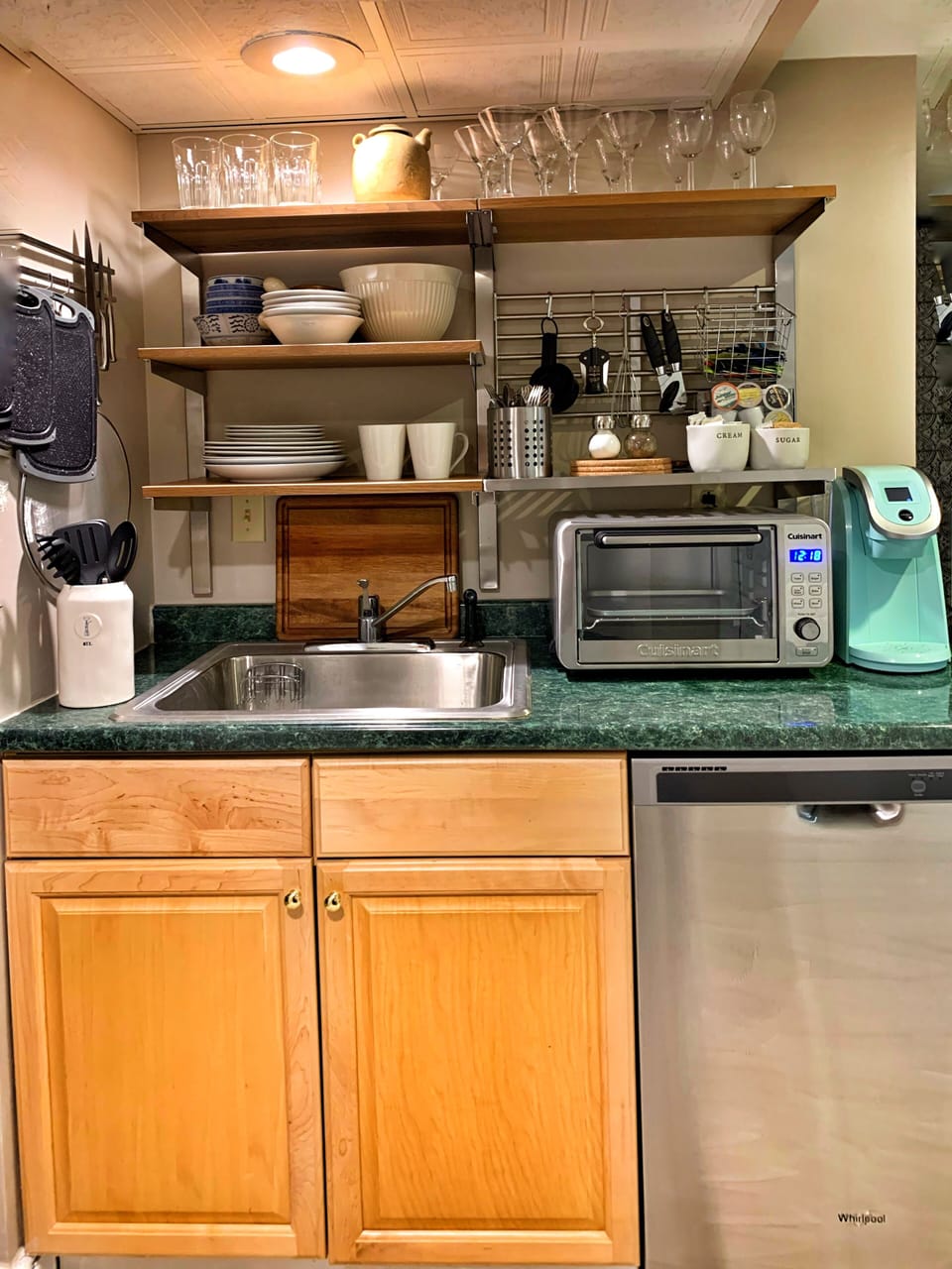 Fully Equipped Modern Kitchen 