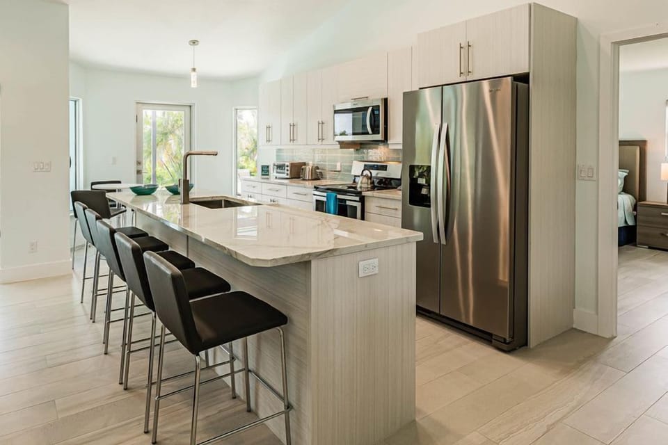 Kitchen/Breakfast Bar