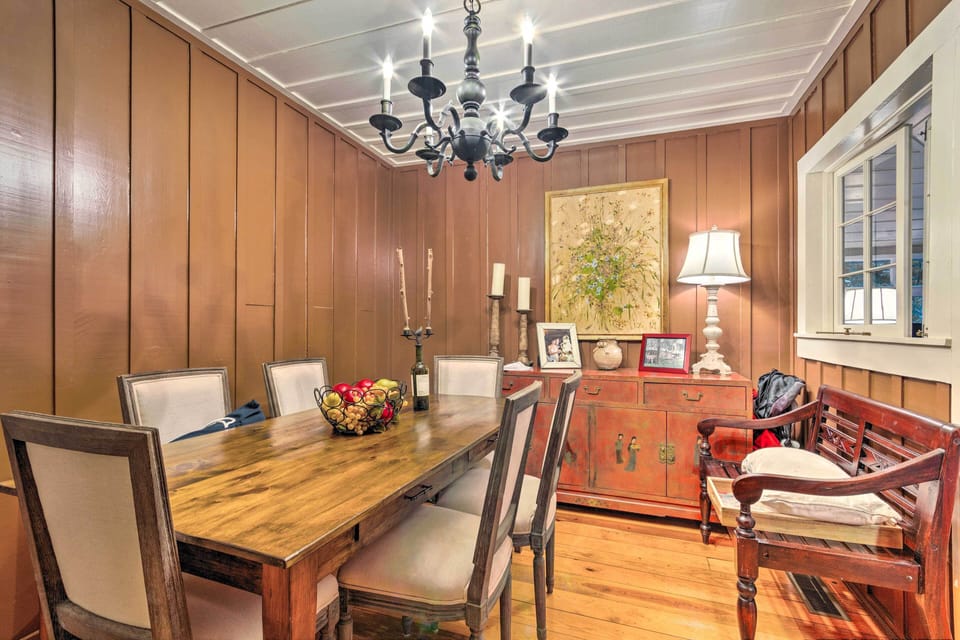 Dining Table | Dishware & Flatware Provided