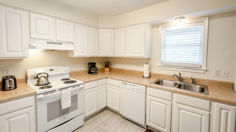 Fully Stocked Kitchen