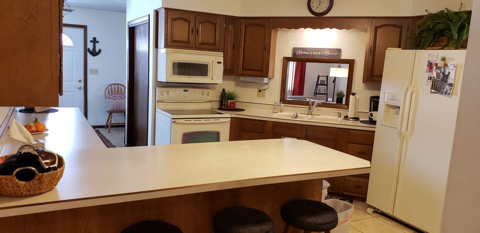 Cozy Kitchen with Breakfast Bar and Stools to Hang out, Chat and Catch up onLife